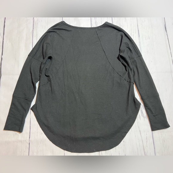 2/$20 Lucky Brand Exposed Seam Thermal - Picture 4 of 4